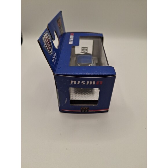 M2 Machines: 1971 Nissan Skyline GT-R (Nismo) S107 22-06 - Picture 3 of 7